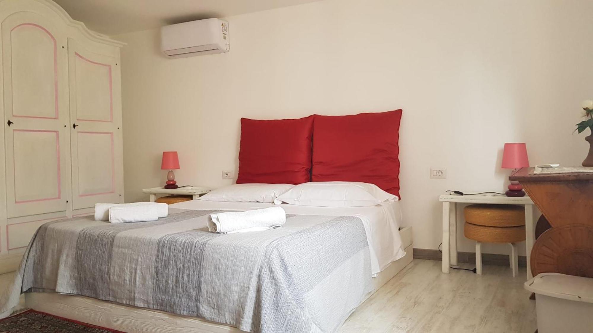 Pm 1 Via Armando Diaz Guest House Olbia Eksteriør bilde