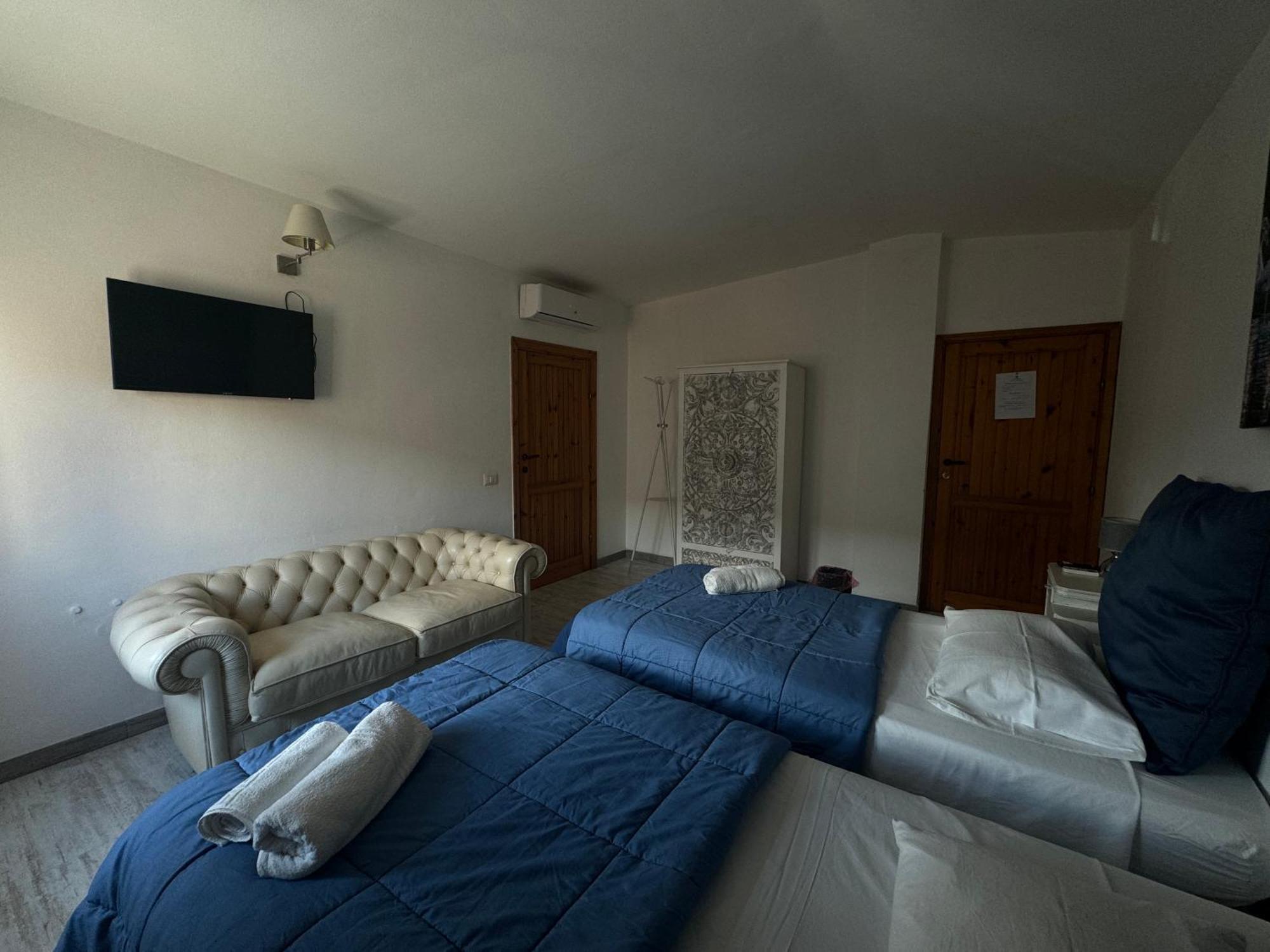 Pm 1 Via Armando Diaz Guest House Olbia Eksteriør bilde